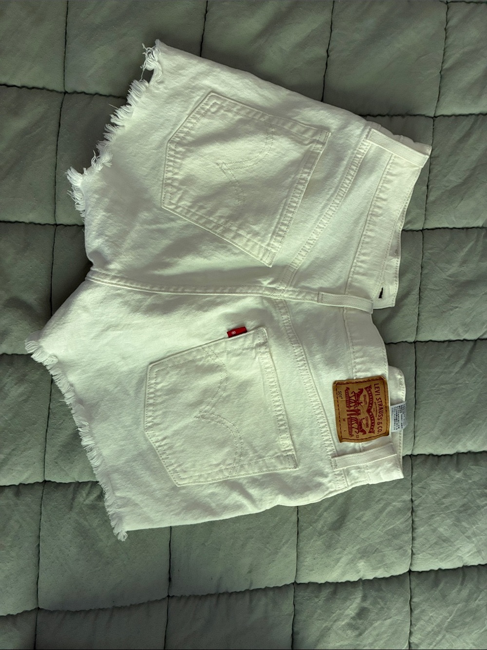 Levi's White Button-Fly Frayed Hem Denim Shorts - Picture 2 of 2